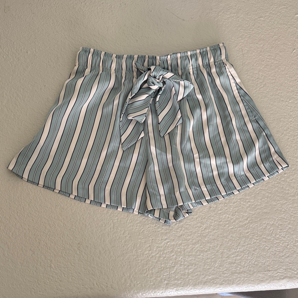 H&M Striped Women's Shorts in green and crème size small
